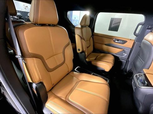 Used 2025 Nissan Armada SL w/ Captain's Chari Seat Package AWD/4WD image 37