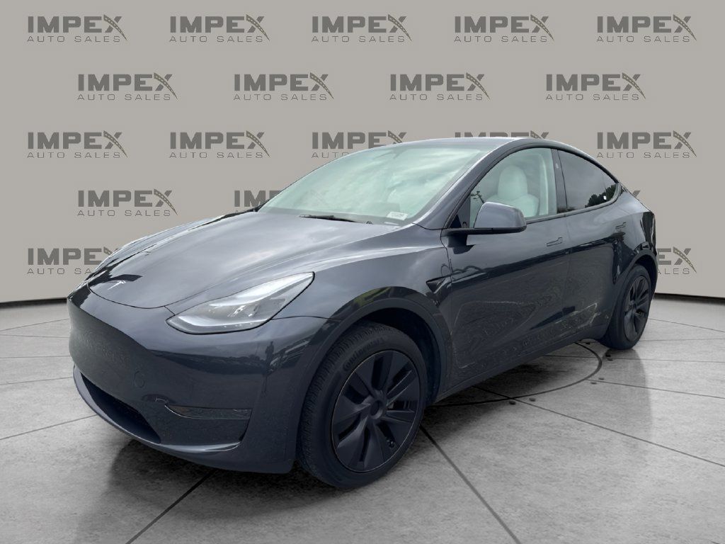 Used 2024 Tesla Model Y Long Range RWD image 1