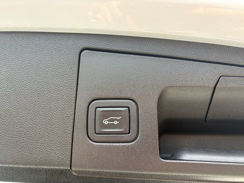 Used 2023 Cadillac XT4 Sport w/ Cold Weather Package AWD/4WD image 17