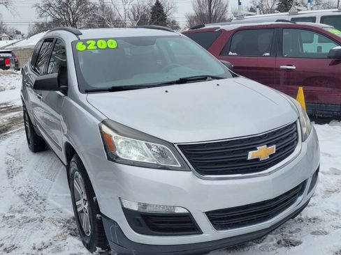 Used 2017 Chevrolet Traverse LS image 1