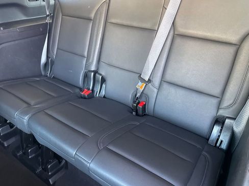 Used 2024 Chevrolet Suburban LT image 23