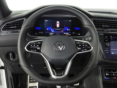 Used 2022 Volkswagen Tiguan SE R-Line FWD image 27