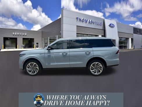 New 2025 Lincoln Navigator Reserve image 5