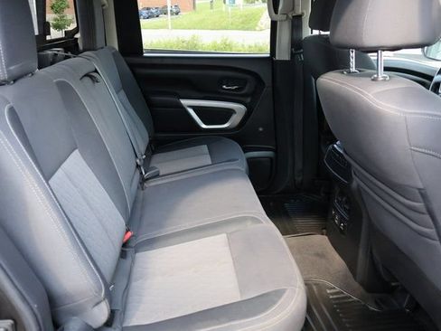 Used 2021 Nissan Titan SV w/ SV Convenience Package RWD image 12