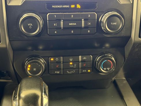 Used 2019 Ford F150 XLT w/ Equipment Group 302A Luxury image 29