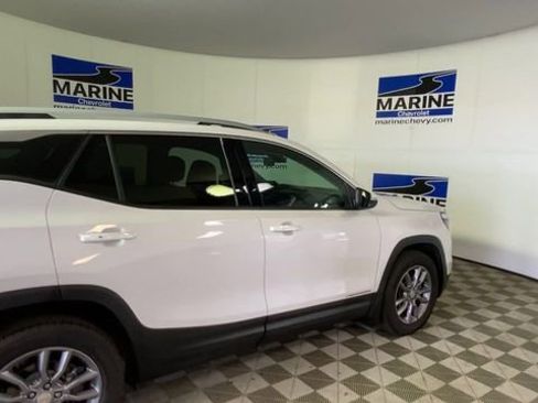 Certified 2024 GMC Terrain SLT w/ Infotainment Package II image 2