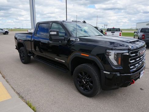 Used 2026 GMC Sierra 3500 AT4 w/ AT4 Premium Plus Package AWD/4WD image 5