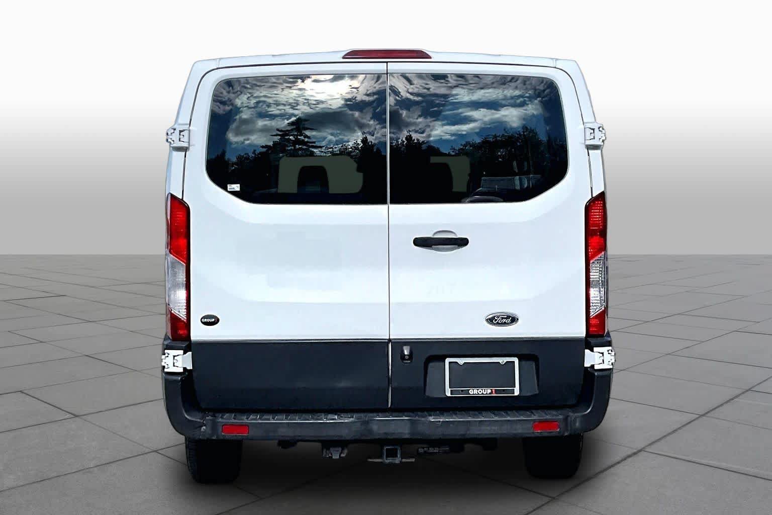 Used 2016 Ford Transit 150 130 Low Roof RWD image 5