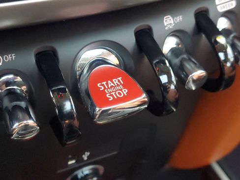 Used 2023 MINI Cooper Countryman S w/ Signature Upholstery Package image 32