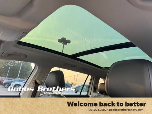 Used 2021 Volkswagen Tiguan SE w/ Panoramic Sunroof Package FWD image 34