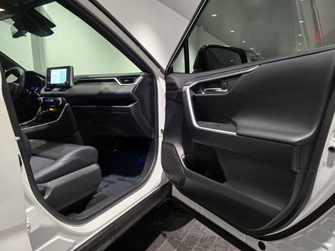 Used 2019 Toyota RAV4 XSE image 12