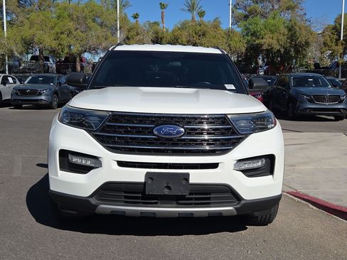 Used 2020 Ford Explorer XLT w/ Equipment Group 202A AWD/4WD image 8