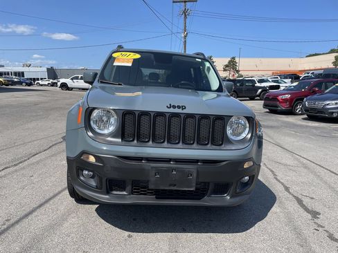 Used 2017 Jeep Renegade Altitude AWD/4WD image 5