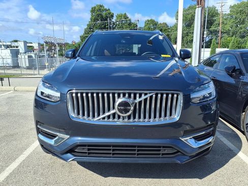 Used 2024 Volvo XC90 T8 Plus w/ Protection Package Premier AWD/4WD image 2
