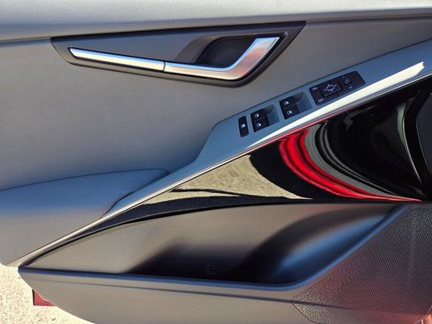 New 2025 Kia Niro EX image 10