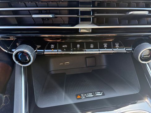 New 2026 Chevrolet Traverse LT AWD/4WD image 22