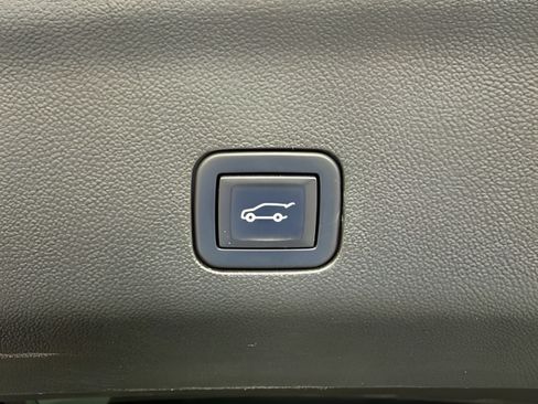 Used 2023 Cadillac Escalade Premium Luxury AWD/4WD image 9