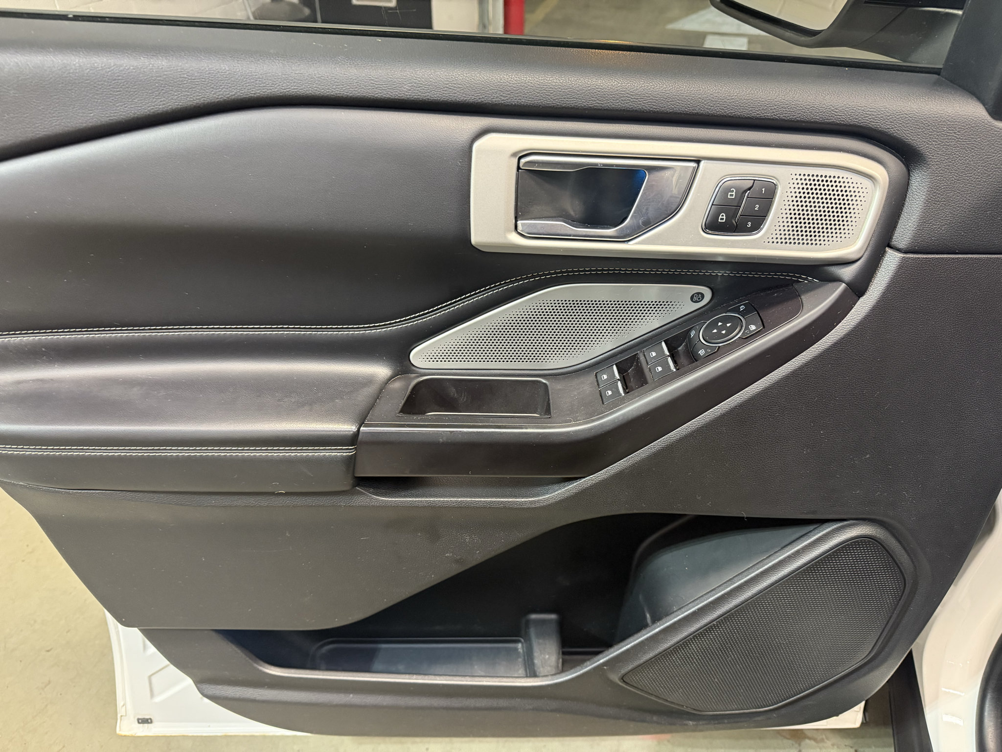 Used 2020 Ford Explorer ST w/ Premium Technology Package AWD/4WD image 9