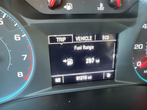 Used 2020 Chevrolet Traverse LT image 26