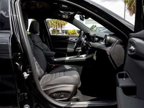 New 2025 Alfa Romeo Tonale w/ Premium Package image 34