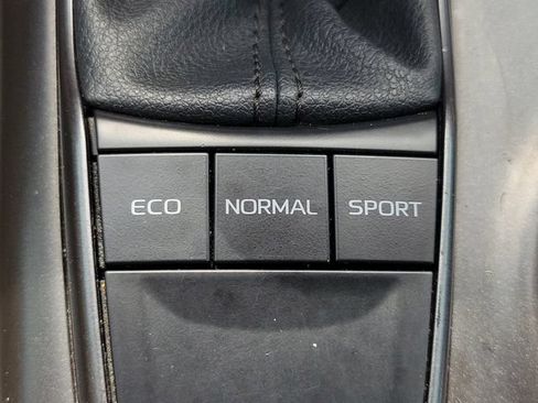Used 2024 Toyota Camry SE FWD image 27