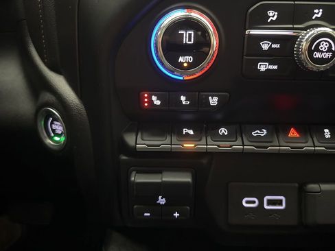 Used 2021 GMC Sierra 1500 AT4 w/ AT4 Value Package AWD/4WD image 39
