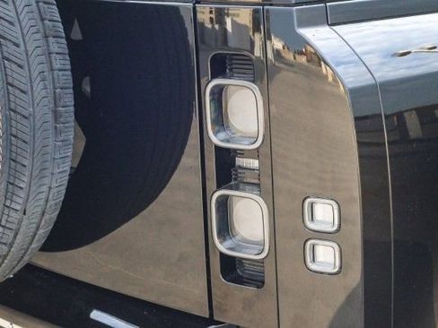 Certified 2024 Land Rover Defender 110 V8 image 7