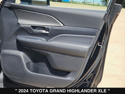 Used 2024 Toyota Grand Highlander FWD image 35