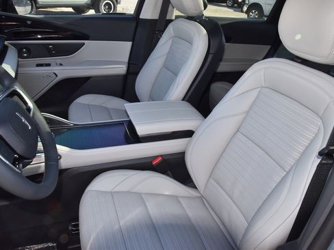 New 2026 Lincoln Nautilus Reserve image 34