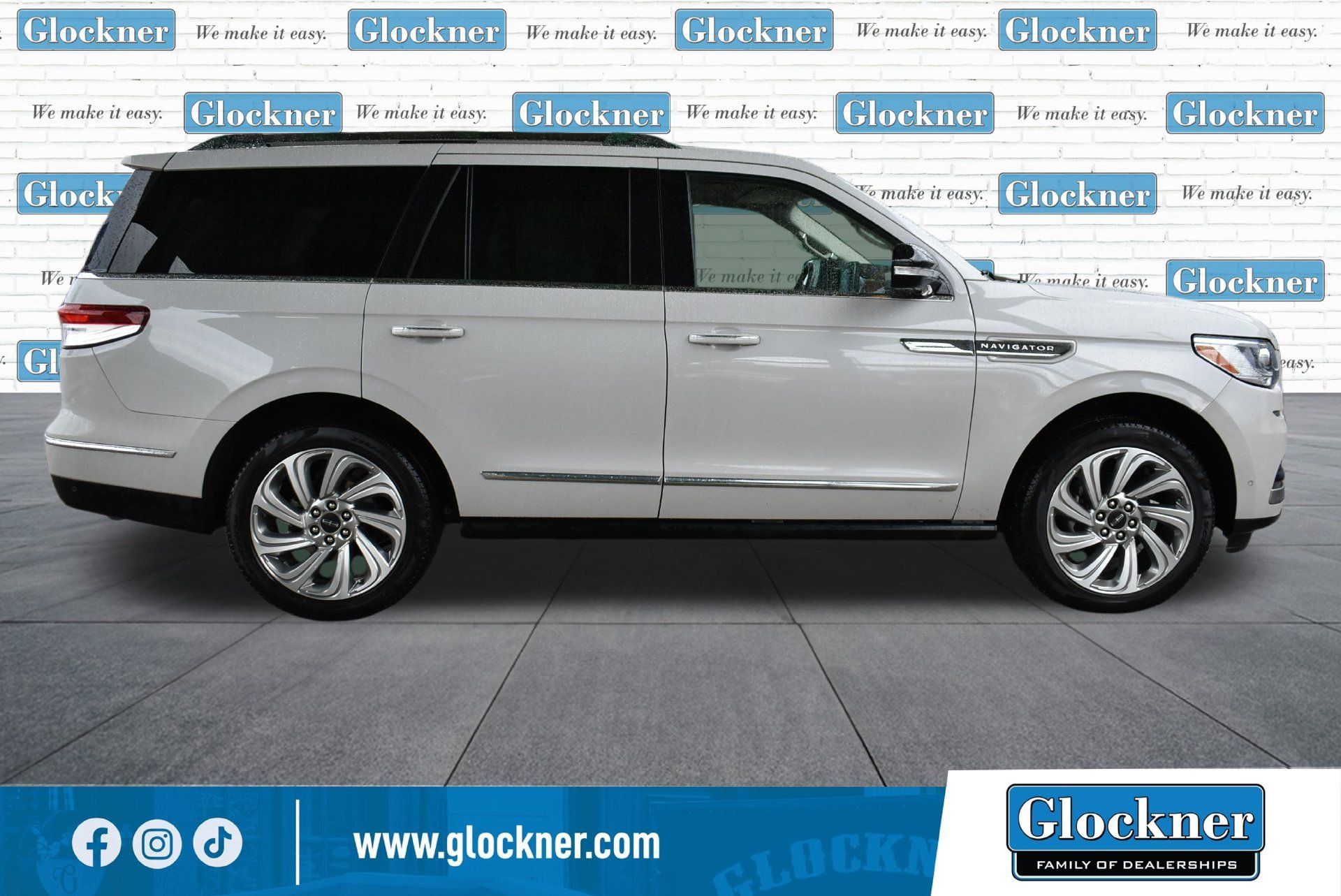 Used 2024 Lincoln Navigator Reserve AWD/4WD image 4