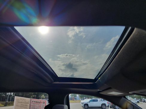 Certified 2022 GMC Sierra 1500 SLT w/ SLT Premium Plus Package image 10