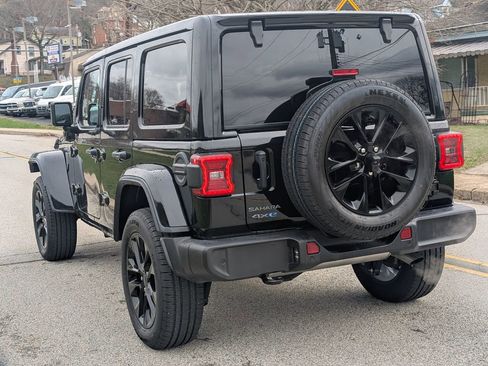 Used 2025 Jeep Wrangler Unlimited Sahara w/ Safety Group image 6