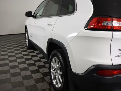 Used 2014 Jeep Cherokee Latitude w/ Cold Weather Group AWD/4WD image 21