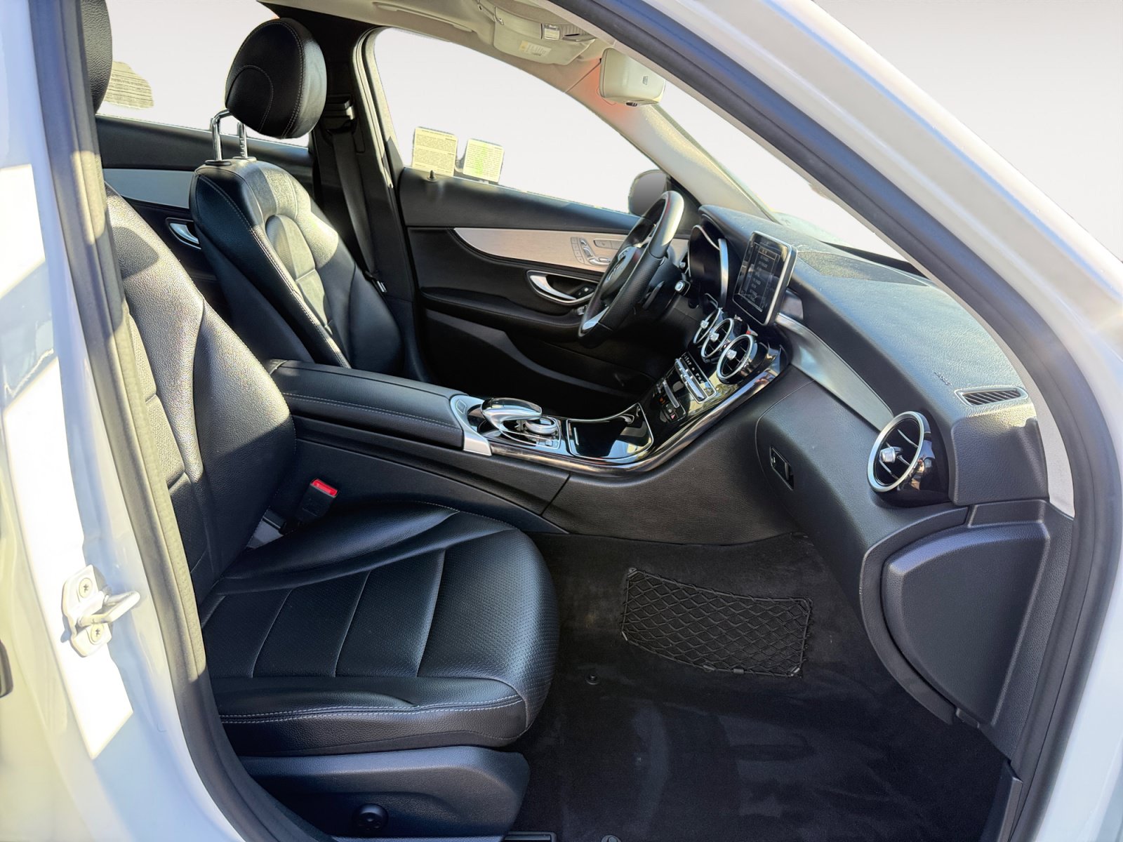 Used 2015 Mercedes-Benz C 300 Sedan image 19