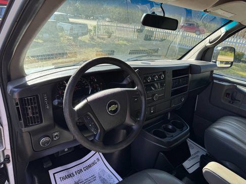 Used 2015 Chevrolet Express 2500 Extended image 23