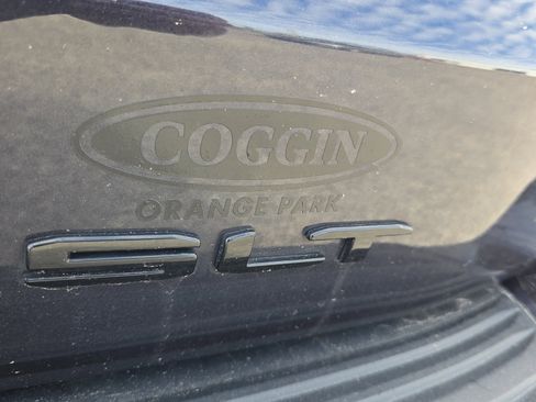 Used 2023 GMC Yukon SLT image 35