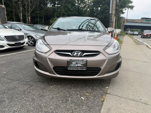 Used 2014 Hyundai Accent GLS FWD image 15