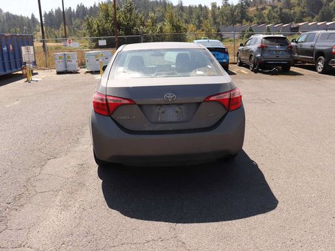 Used 2018 Toyota Corolla LE FWD image 6