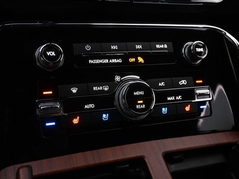 Used 2023 Lincoln Navigator Reserve AWD/4WD image 31