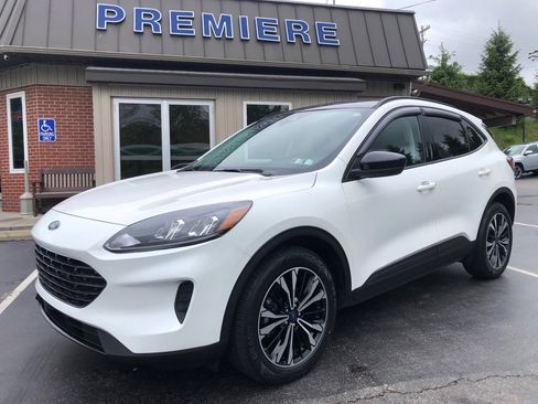 Used 2022 Ford Escape SE w/ SE Sport Appearance Package AWD/4WD image 9