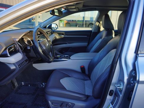 Used 2019 Toyota Camry XLE image 24