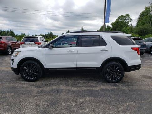 Used 2018 Ford Explorer XLT w/ Equipment Group 202A AWD/4WD image 4