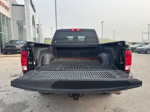 Used 2017 RAM 1500 ST w/ SXT Appearance Group AWD/4WD image 8