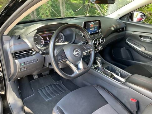 Used 2025 Nissan Sentra SR FWD image 22