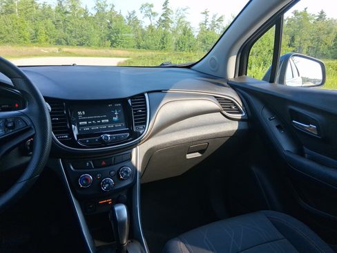Used 2017 Chevrolet Trax LT AWD/4WD image 19