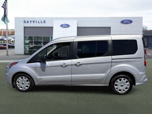Used 2022 Ford Transit Connect XLT FWD image 2