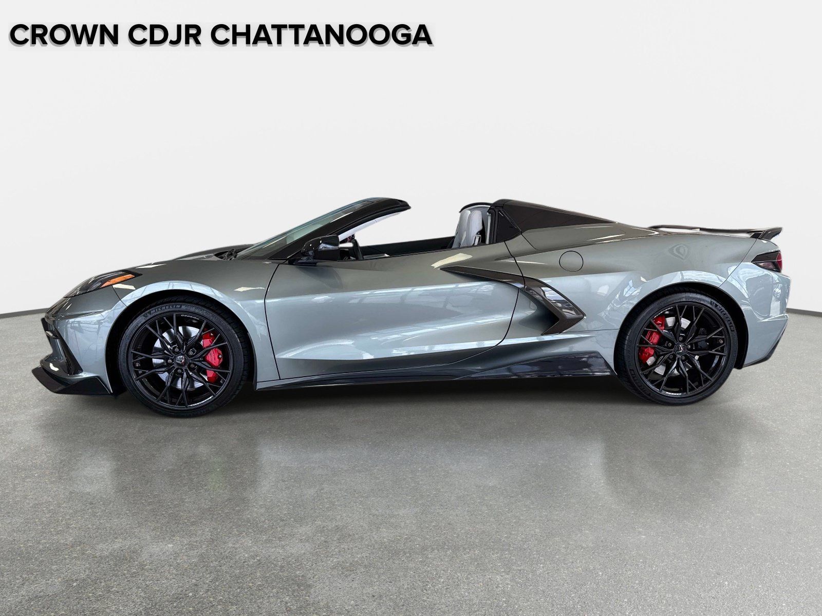 Used 2023 Chevrolet Corvette Stingray Premium Conv w/ Z51 Performance Package RWD image 9