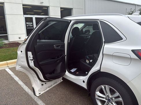 Used 2019 Ford Edge SEL w/ Equipment Group 201A AWD/4WD image 9