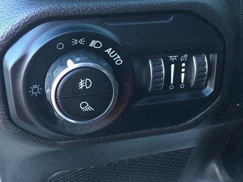 Used 2022 Jeep Gladiator Sport image 12