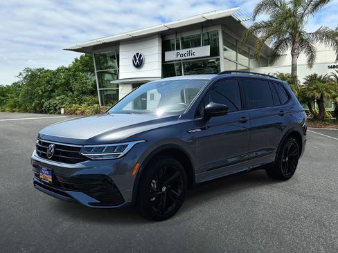 Certified 2023 Volkswagen Tiguan SE R-Line FWD image 1